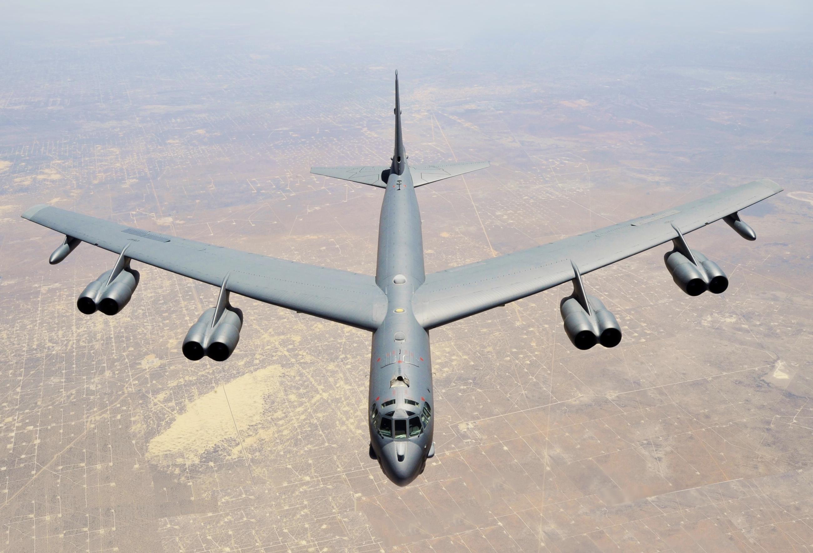 B52 jet USAF photo